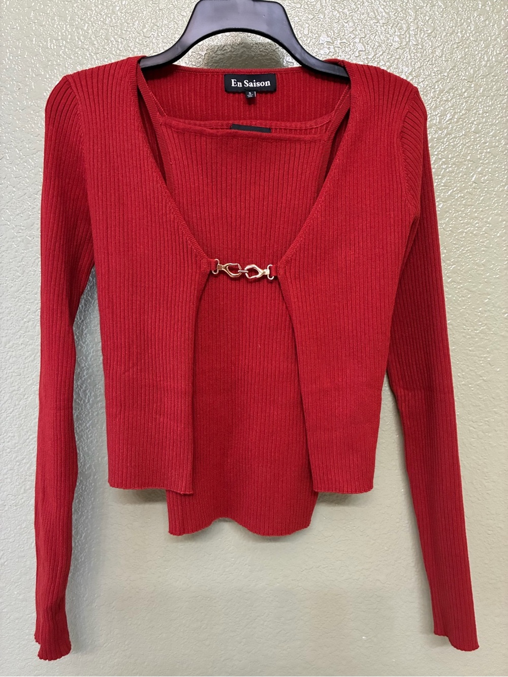 En Saison Red Ribbed Cardigan with Decorative Clasp